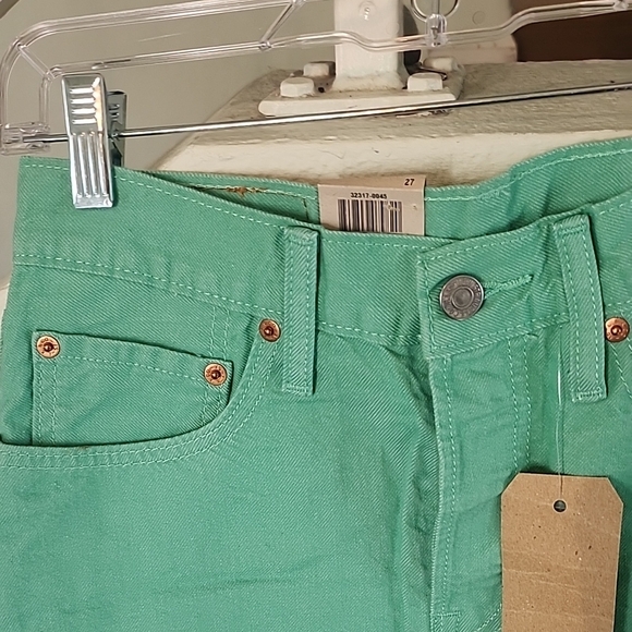 Levi's Vibrant Green Jean Shorts - Picture 7 of 7